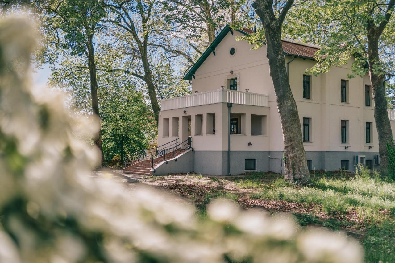 Bringa Villa Balatonlelle Eksteriør bilde